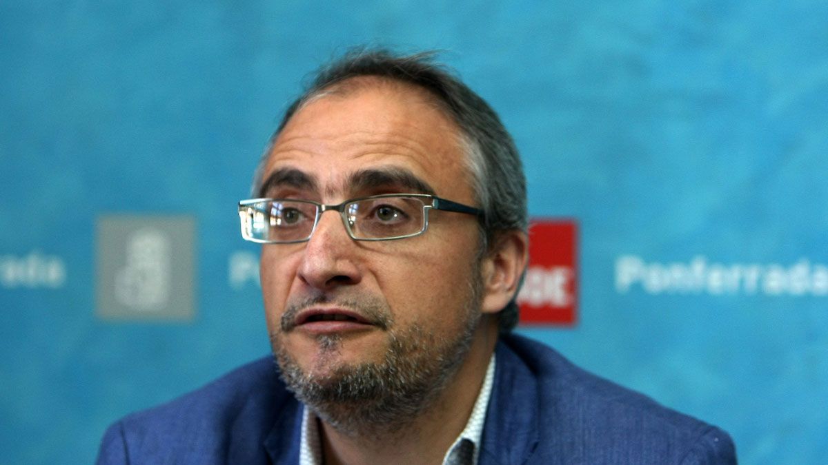 El portavoz del grupo municipal socialista, Olegario Ramón. | C. SÁNCHEZ (ICAL)