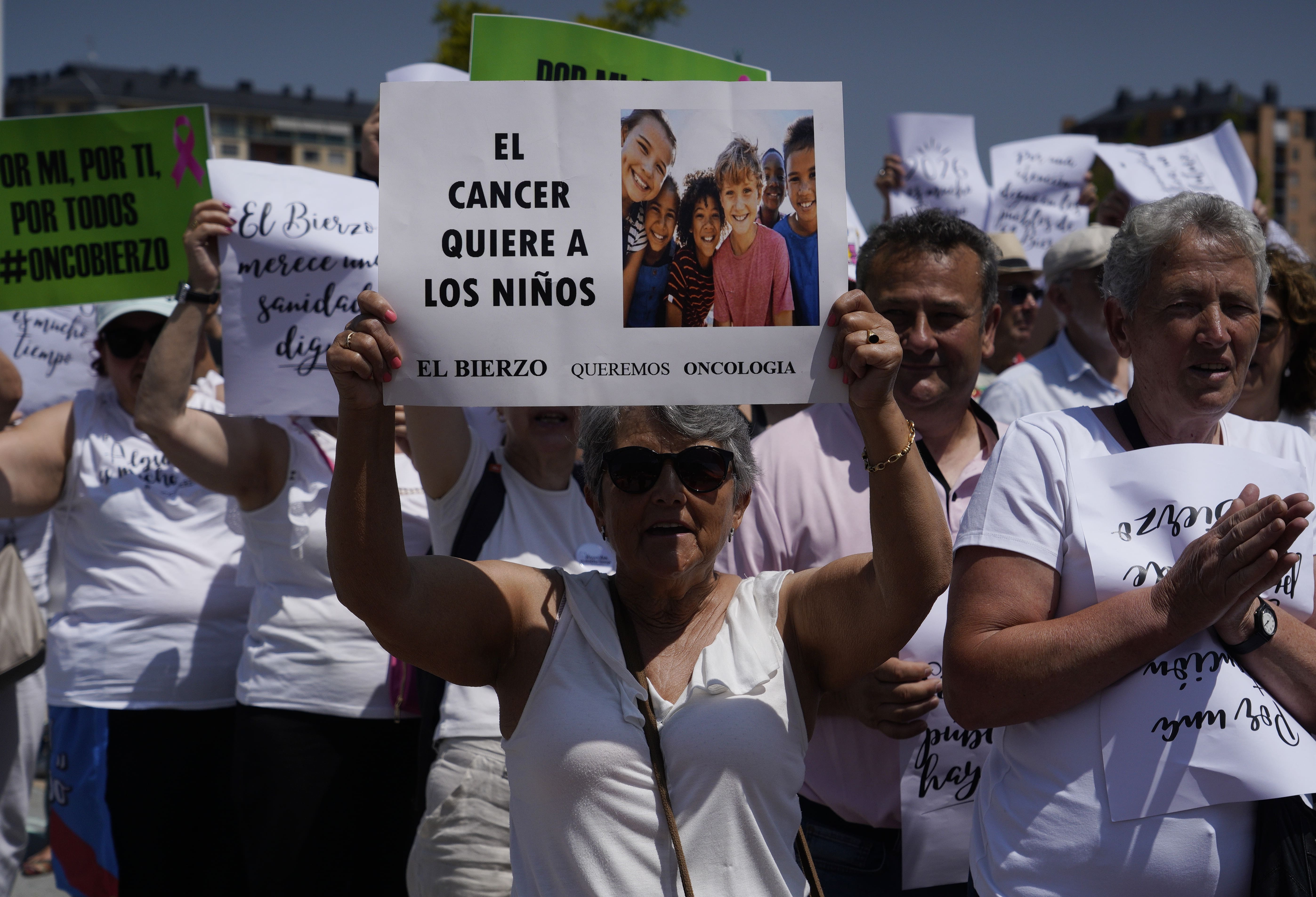 Protesta por las calles de Ponferrada de este domingo. | CÉSAR SÁNCHEZ (ICAL) Protesta por las calles de Ponferrada de este domingo. | CÉSAR SÁNCHEZ (ICAL)