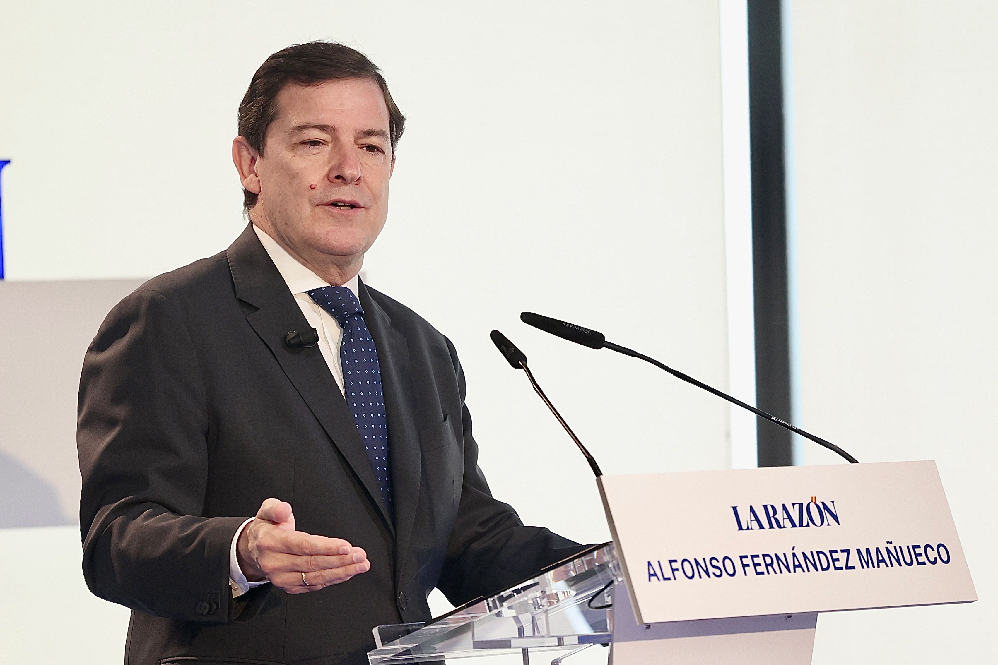 Alfonso Fernández Mañueco, en el desayuno informativo de La Razón este lunes. | ICAL