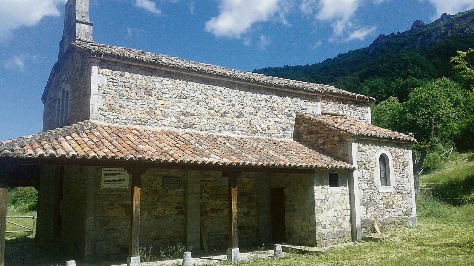 Imagen de la ermita de Nuestra Señora del Roblo. | L.N.C.