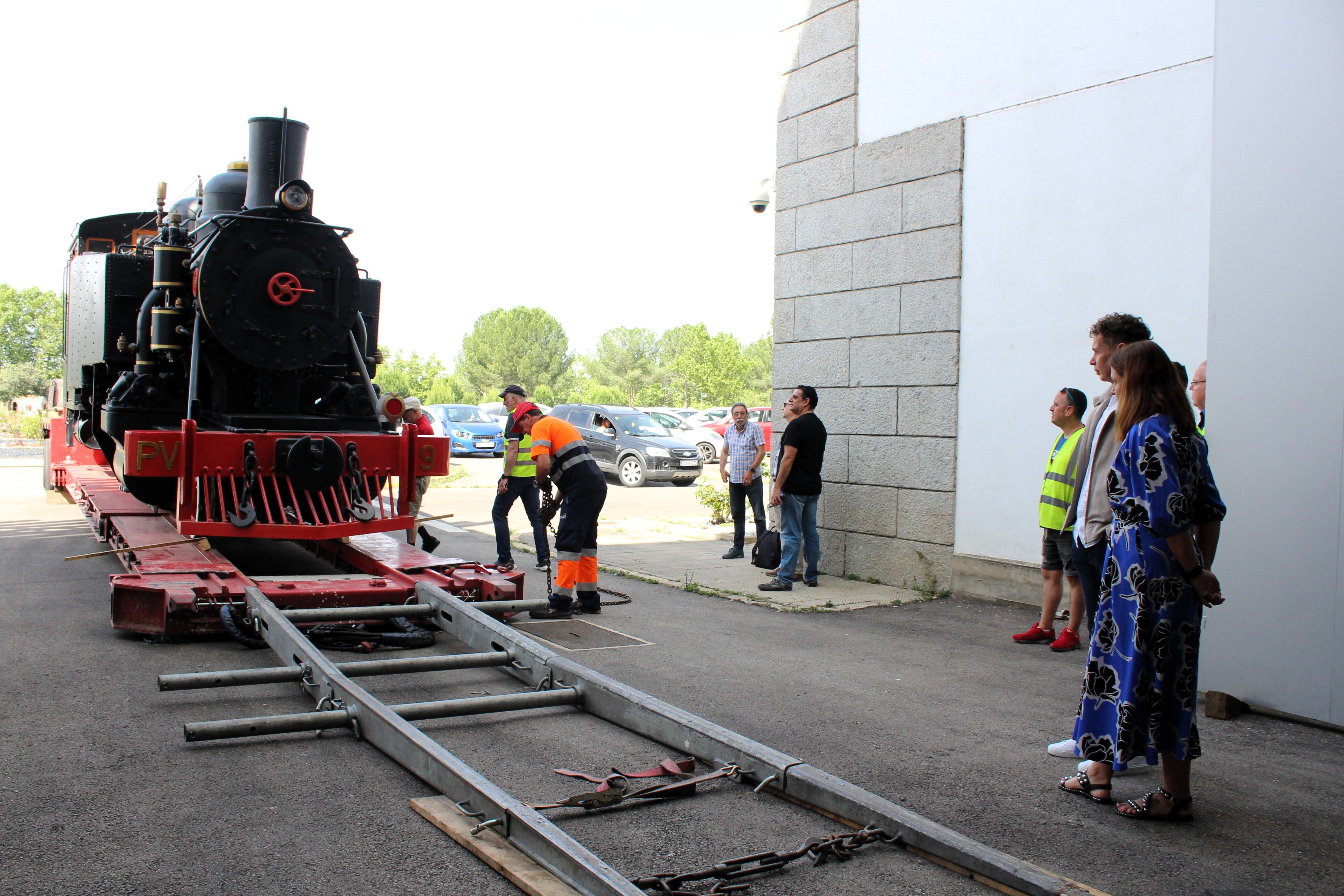 Trabajos del traslado de la locomotora desde Ponferrada. 