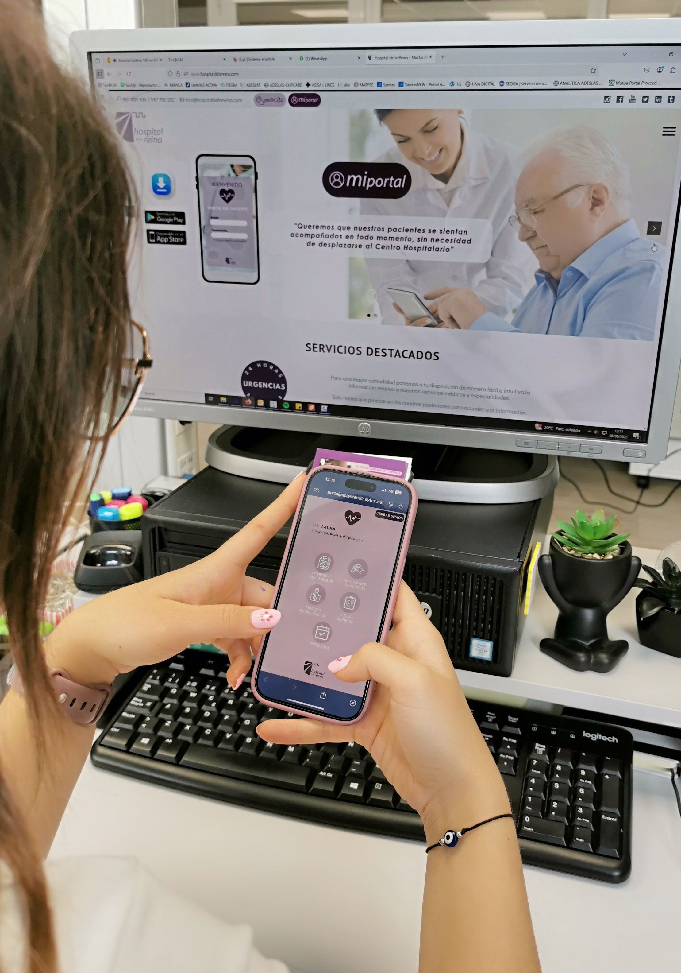 Nuevo portal del Hospital de La Reina.