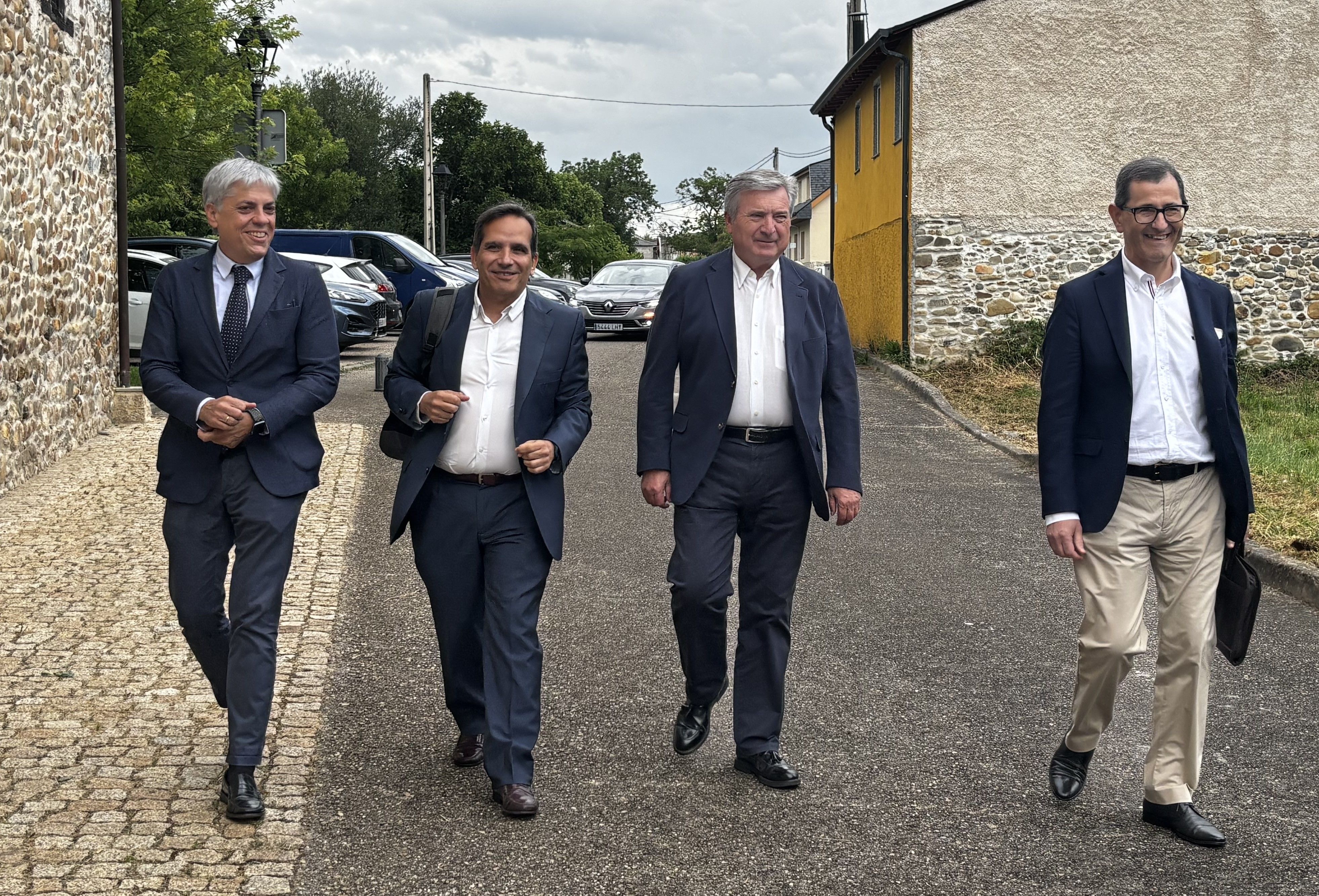 Reunión en Carracedelo. Reunión en Carracedelo.