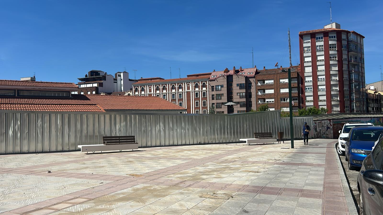 Triángulo recientemente abierto en la calle Federico Echevarría, en el entorno de Feve. | L.N.C. Triángulo recientemente abierto en la calle Federico Echevarría, en el entorno de Feve. | L.N.C.