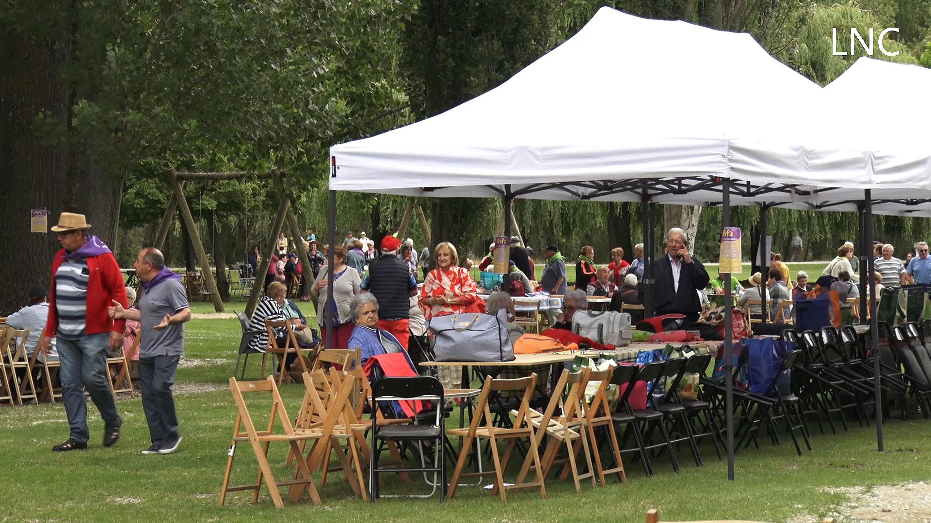 Más de 2.000 mayores se reúnen en La Candamia