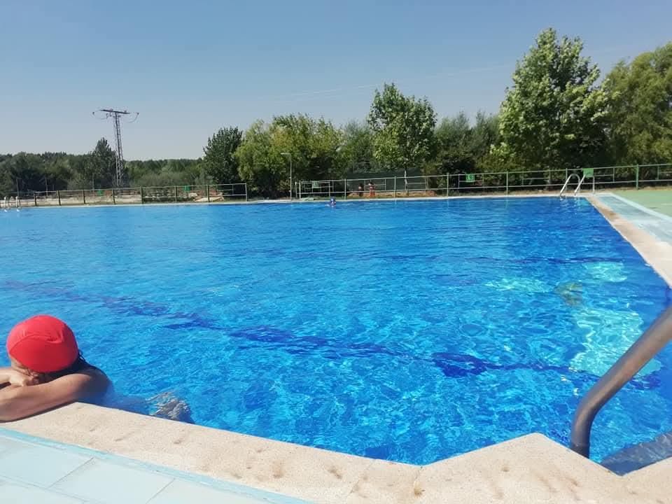 Vista de las piscinas municipales de Sahagún en una imagen de archivo.