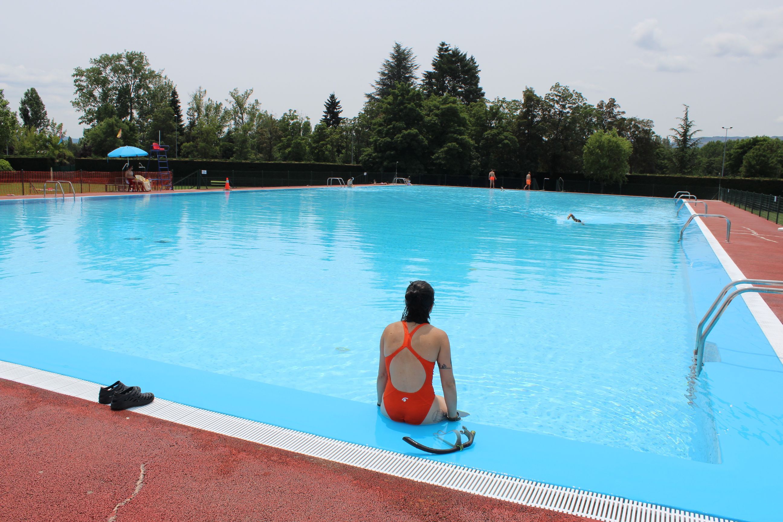En la fotografía, relajante vista de las piscinas municipales de Boñar.|HURTADO