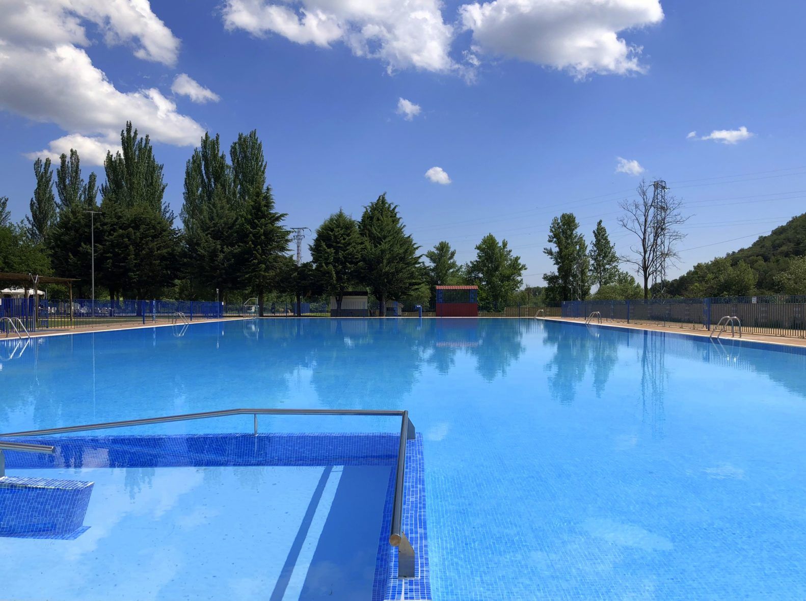 Durante los meses de julio y agosto las piscinas municipales serán parte importante del verano. | AYTO. CISTIERNA