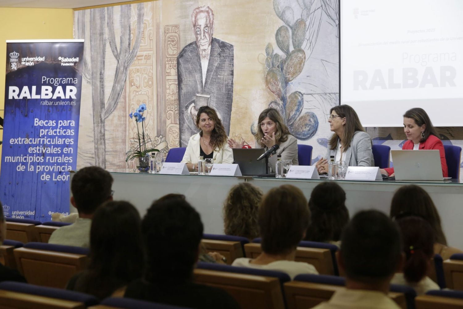 Un instante de la presentación de las becas Ralbar |FERNANDO OTERO Un instante de la presentación de las becas Ralbar |FERNANDO OTERO