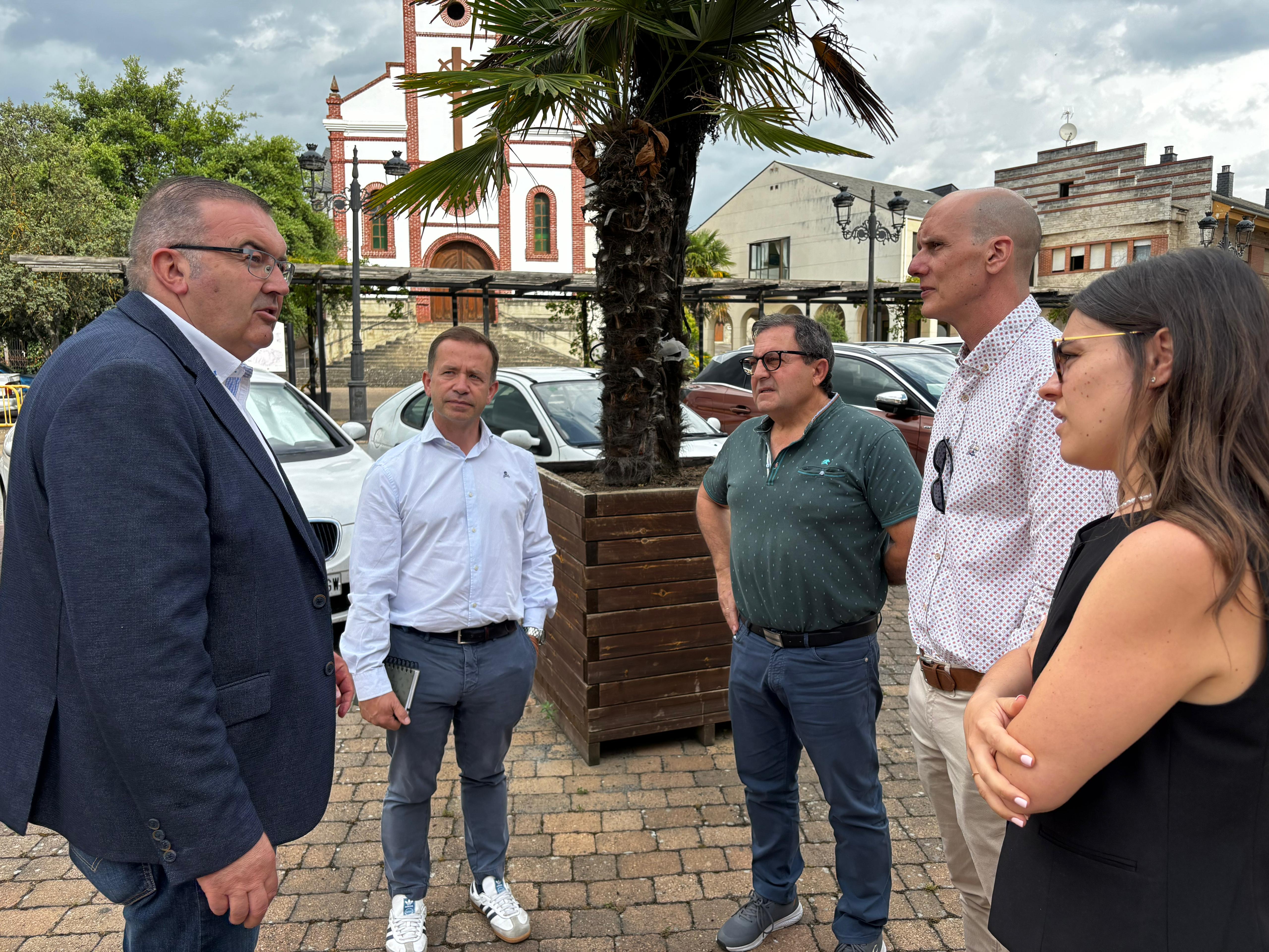 Aller en su visita a Toral de los Vados. 