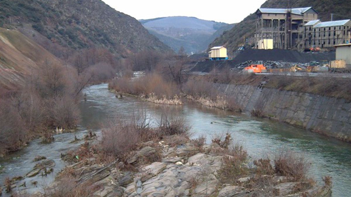 La apertura de la mina de Requejo amenaza el río. | R.P.N.