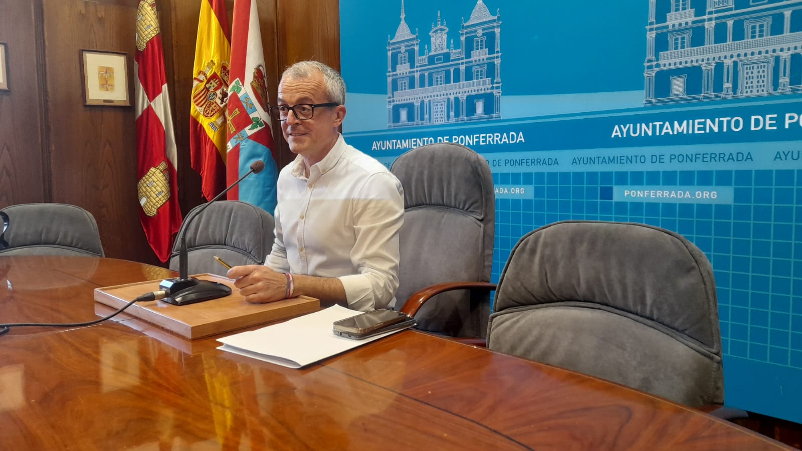 Concejal de Hacienda en rueda de prensa. | MAR IGLESIAS