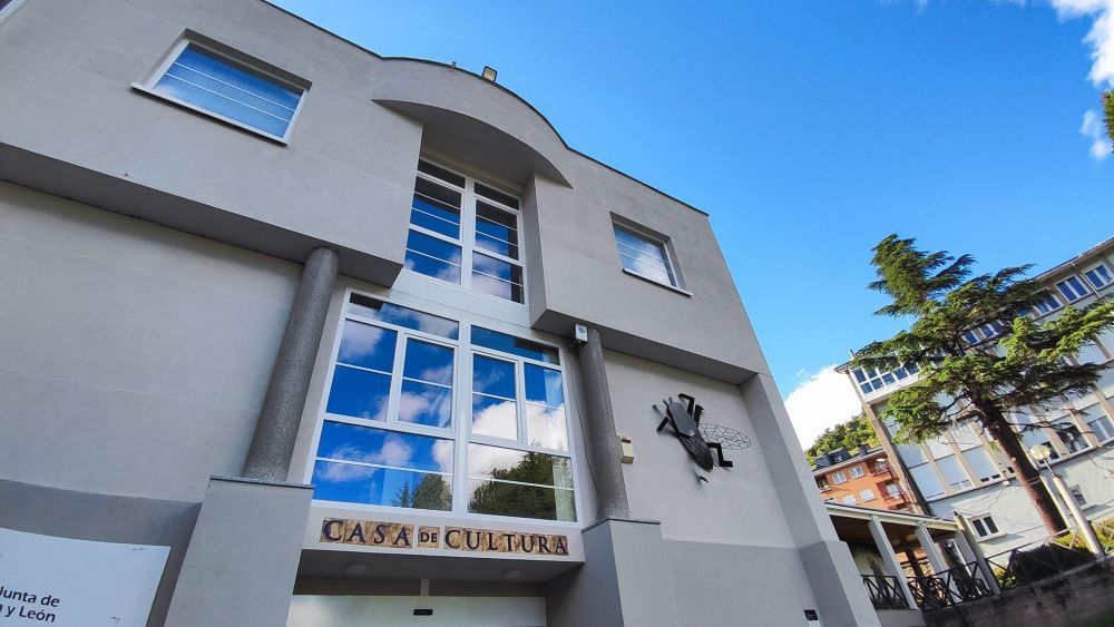 Imagen de la Casa de la Cultura de Villablino, donde se desarrollará la jornada. | T. VALLE DE LACIANA Imagen de la Casa de la Cultura de Villablino, donde se desarrollará la jornada. | T. VALLE DE LACIANA