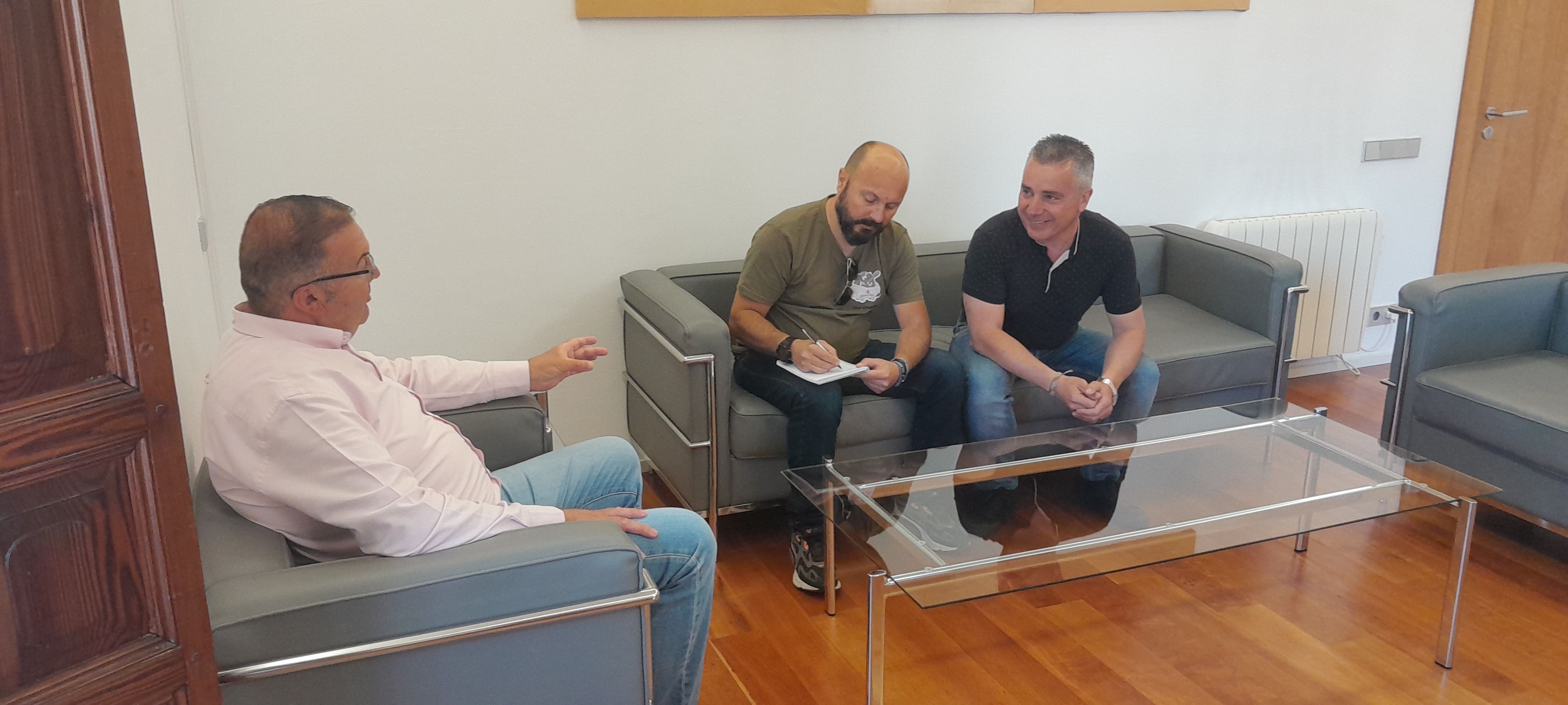 Reunión de la Plataforma con el delegado de Fomento de Diputación.