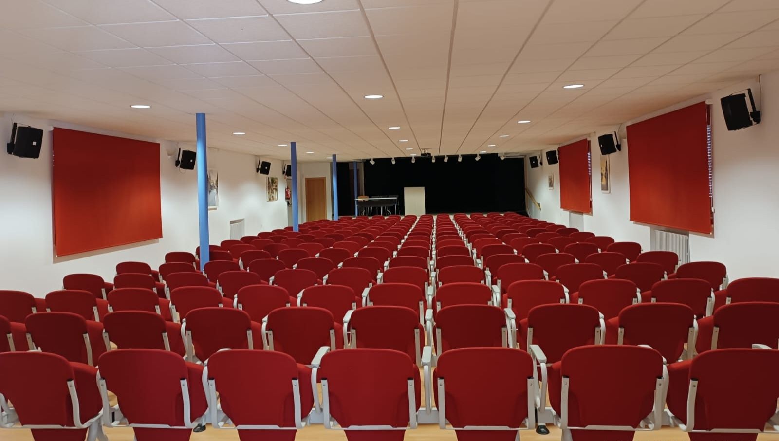 Vista del salón de actos del Centro Cívico 'Magdalena Segurado'. | L.N.C.