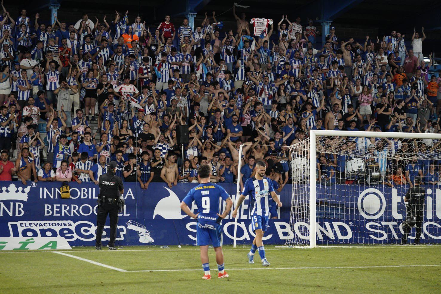 La Ponferradina se despide de su gran sueño, en un Toralín que estuvo a reventar. PONFERRADINA