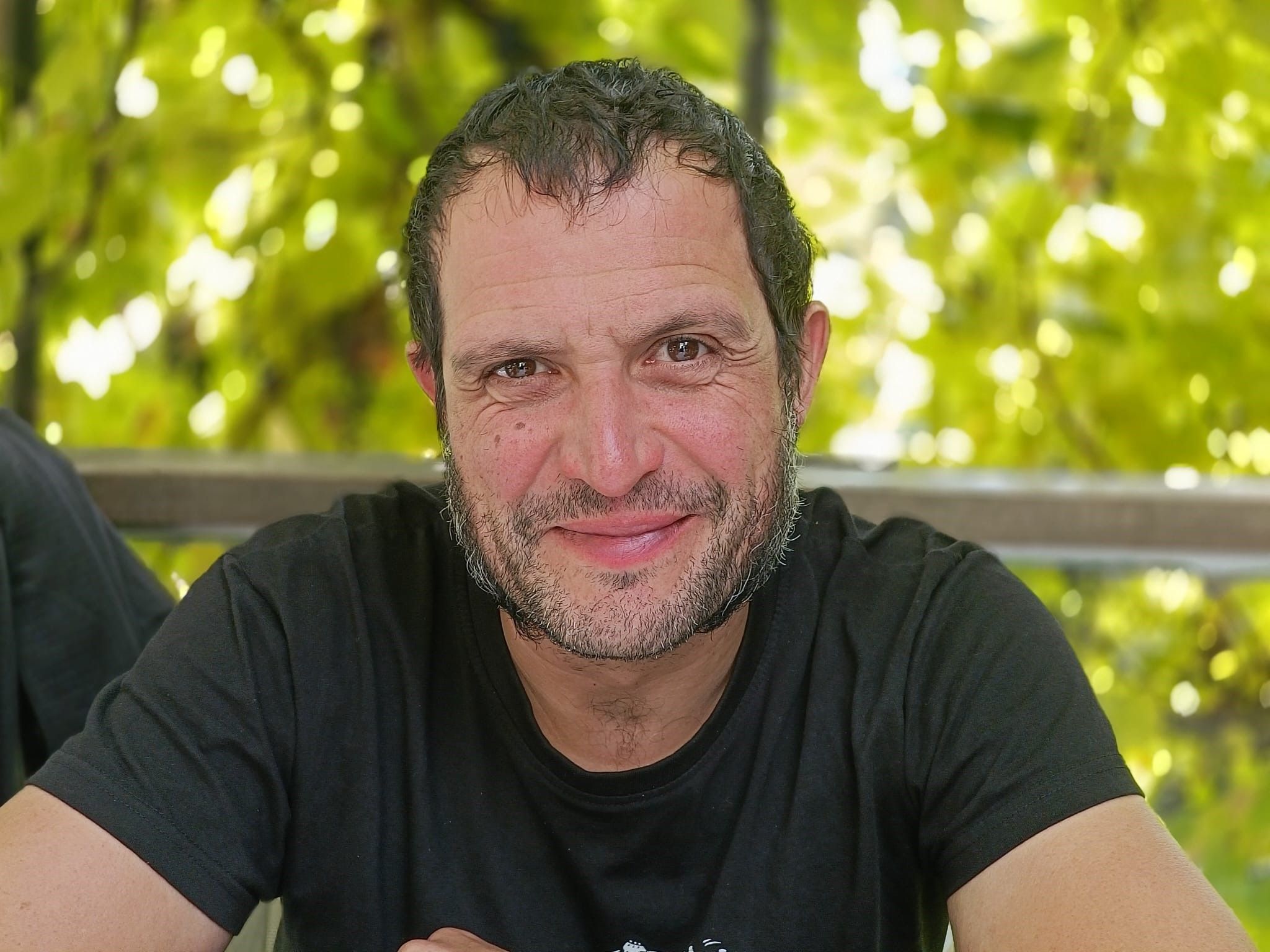 Iván en Vega de Espinareda, donde quiere envejecer. | ALEJANDRO DEL ESTAL