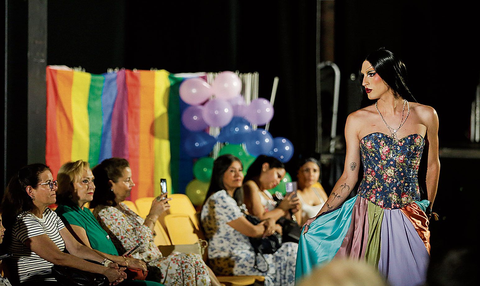 Desfile de moda organizado por Awen LGTBI León. | FERNANDO OTERO