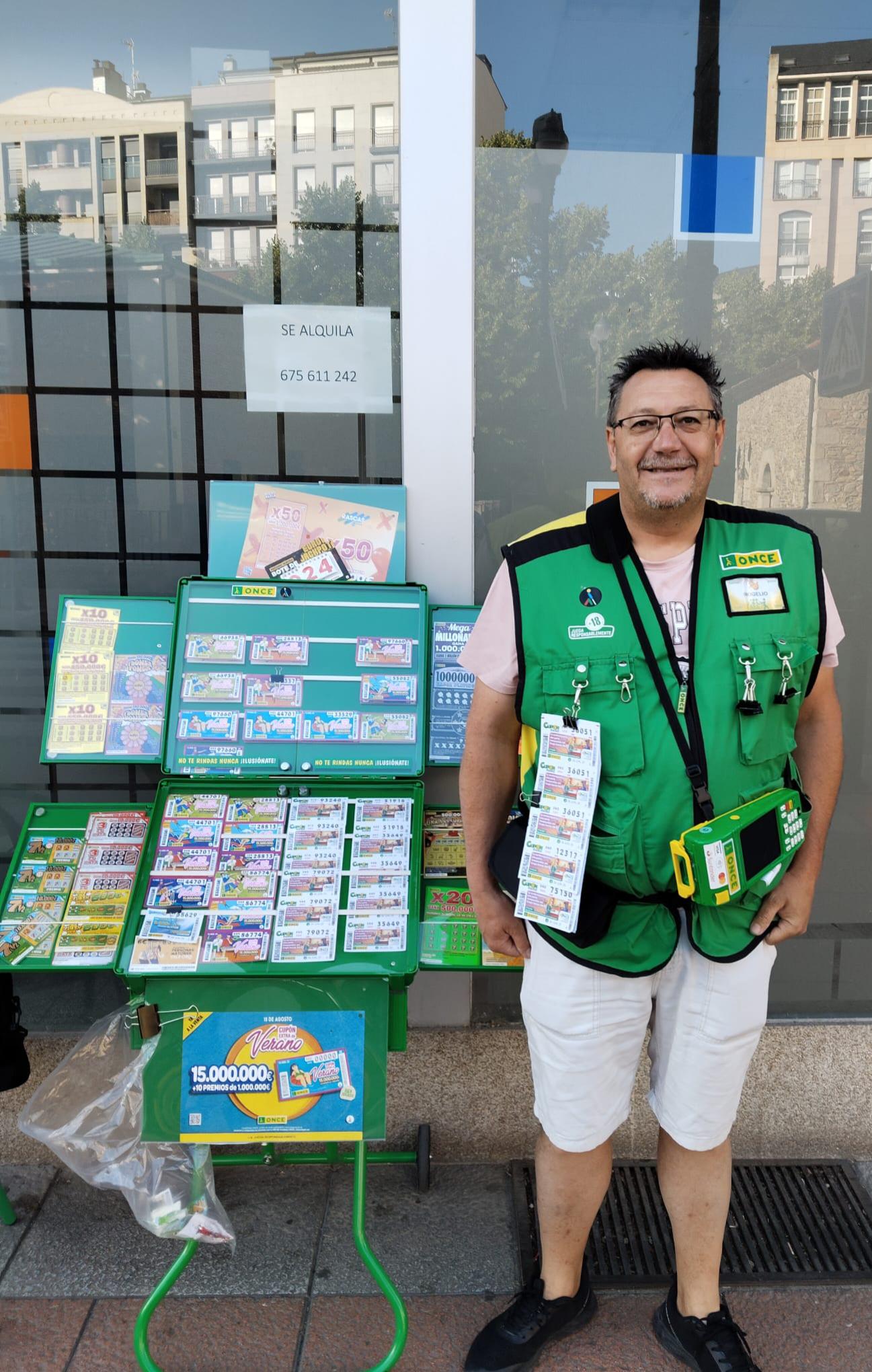 Rogelio Álvarez González fue el vendedor que dio la suerte en Ponferrada. 