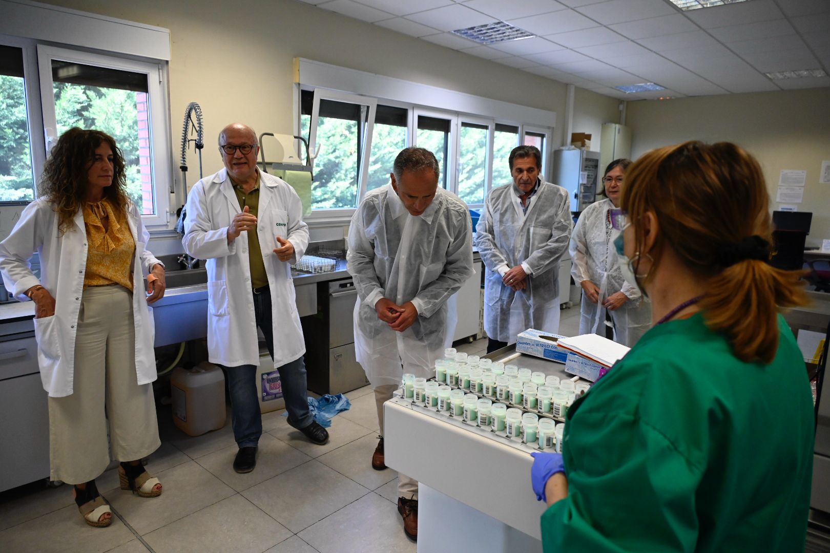 Visita del director general de Producción Agrícola y Ganadera de la Junta a Censyra, en Villaquilambre. | SAÚL ARÉN