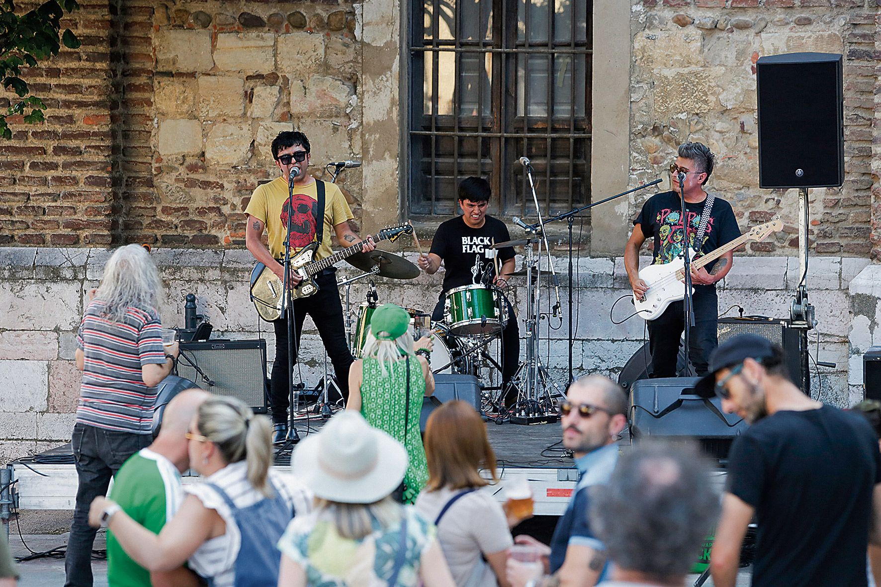 El grupo Sex Sex Sex se subió este viernes al escenario de Puerta Castillo. | FERNANDO OTERO
