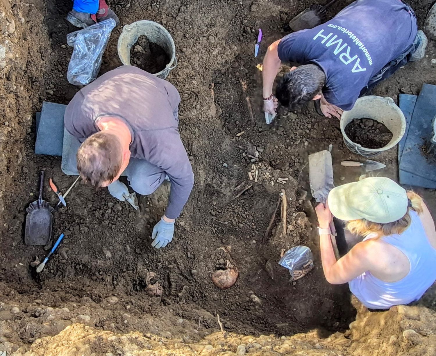 La exhumación y localización de los cuatro asesinados por falangistas | ARMH La exhumación y localización de los cuatro asesinados por falangistas | ARMH