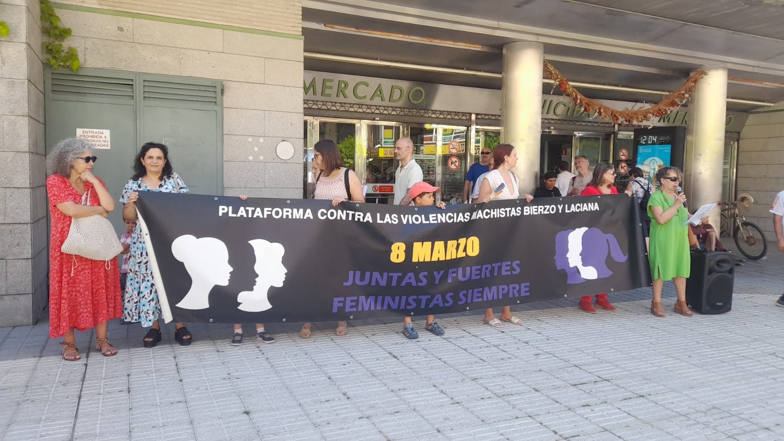 Último Sábado sin Sol en el mercado de Ponferrada. | MAR IGLESIAS