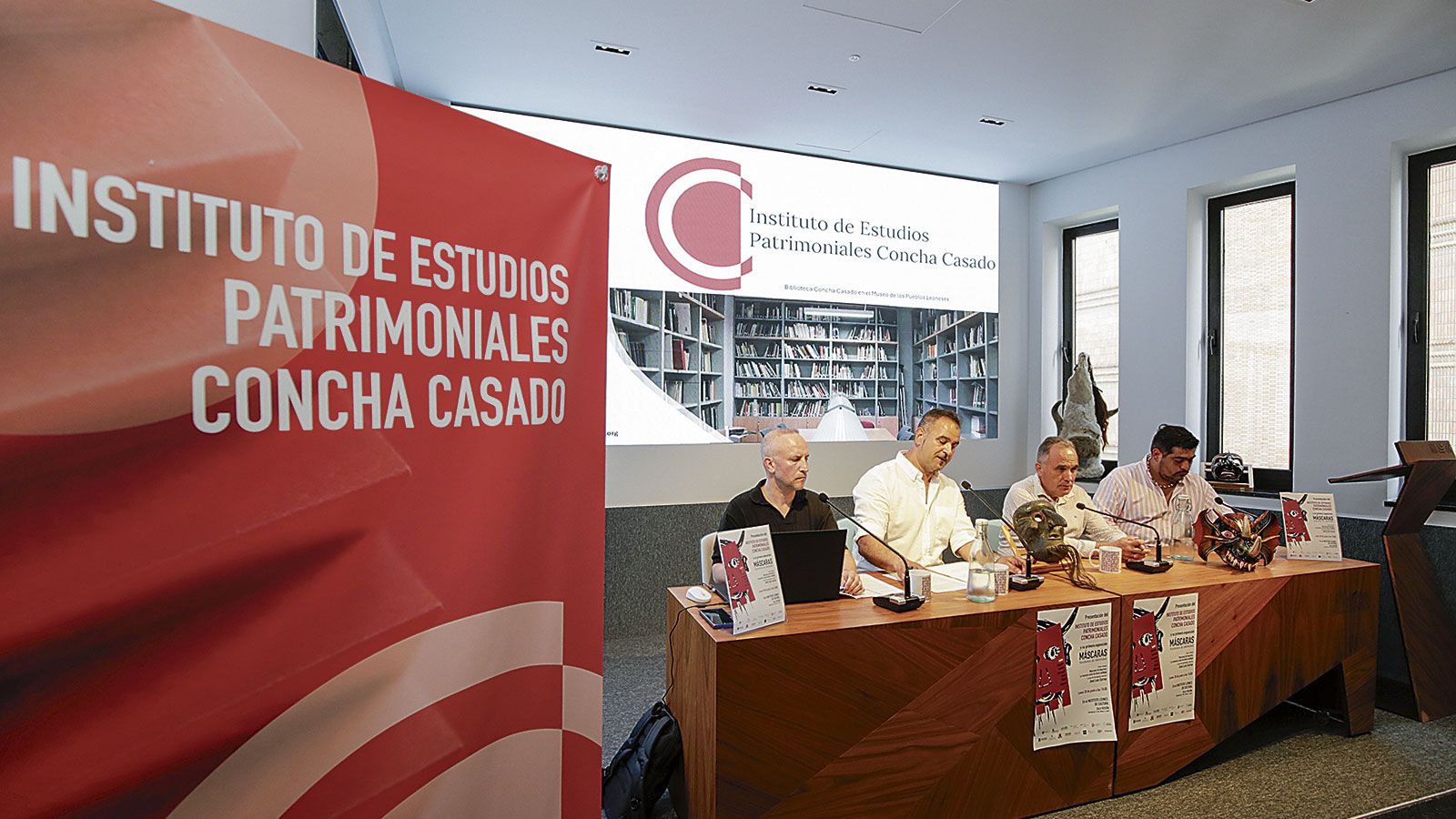 Un instante de la presentación del Instituto de Estudios Patrimoniales Concha Casado que tuvo lugar ayer en la Sala Región del ILC. | FERNANDO OTERO