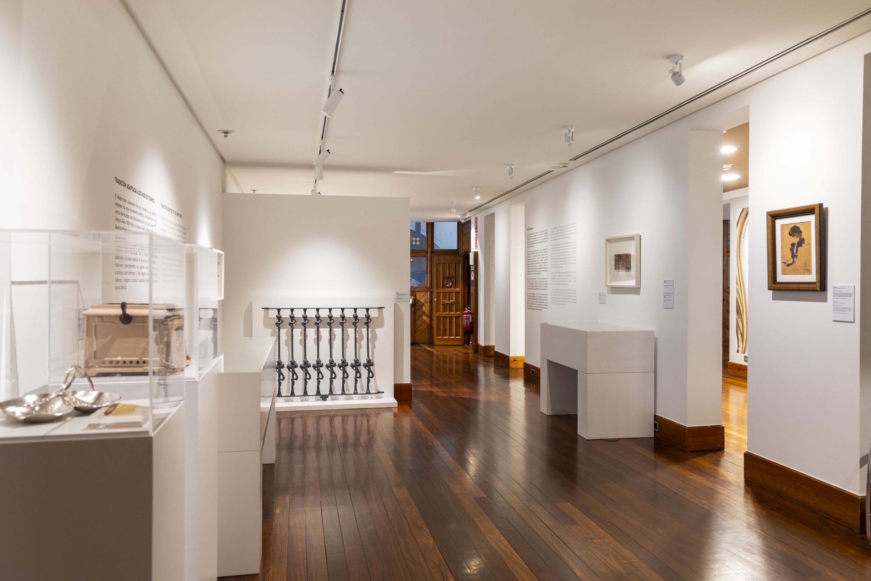 Una imagen de la exposición 'Modernismo hacia la belleza del objeto cotidiano' del Museo Casa Botines. | L.N.C.
