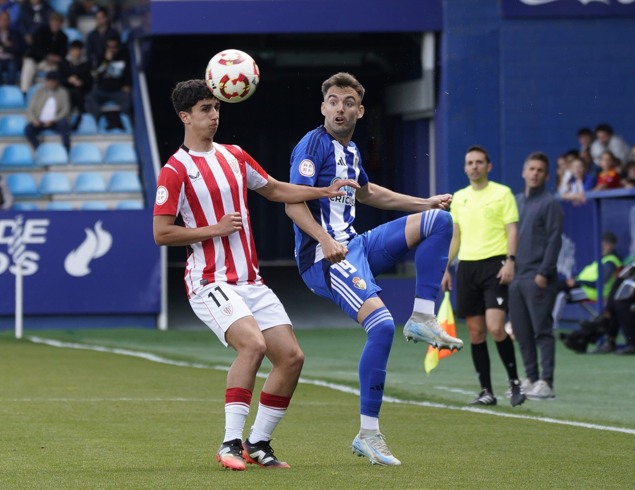 Andoni López contra el Bilbao Athletic en, seguramente, su mejor partido en Ponferrada. | SDP