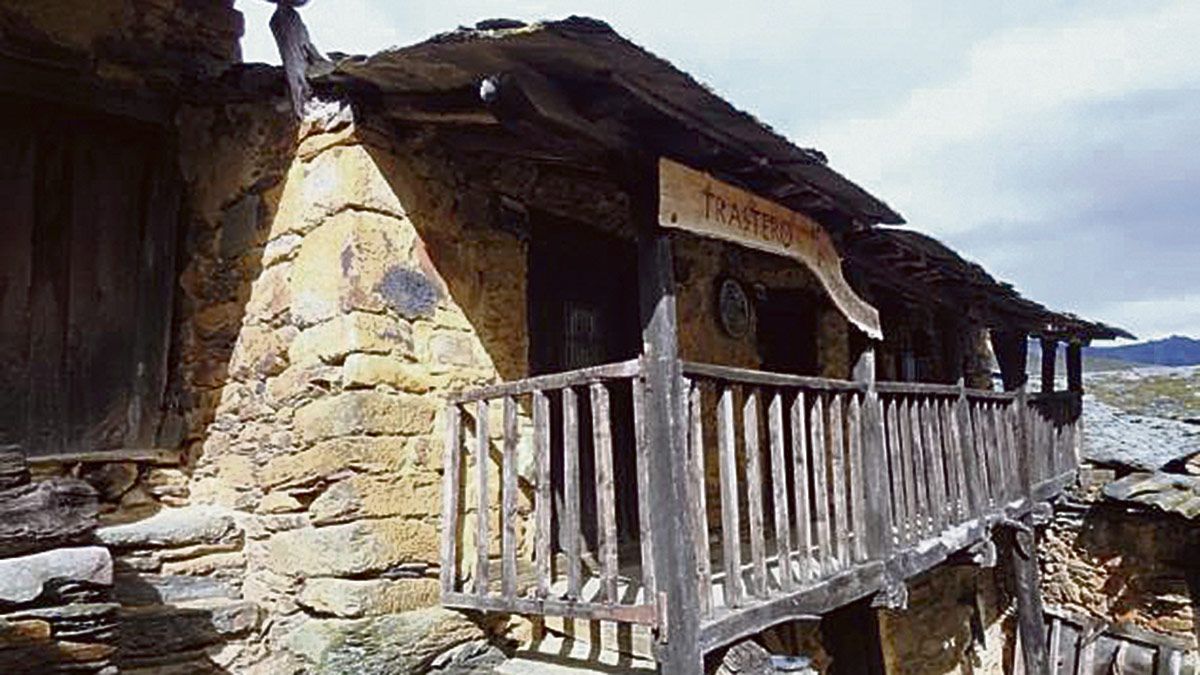 Casa típicamente cabreiresa en la que el Padre Demetrio hizo su museo. Casa típicamente cabreiresa en la que el Padre Demetrio hizo su museo.