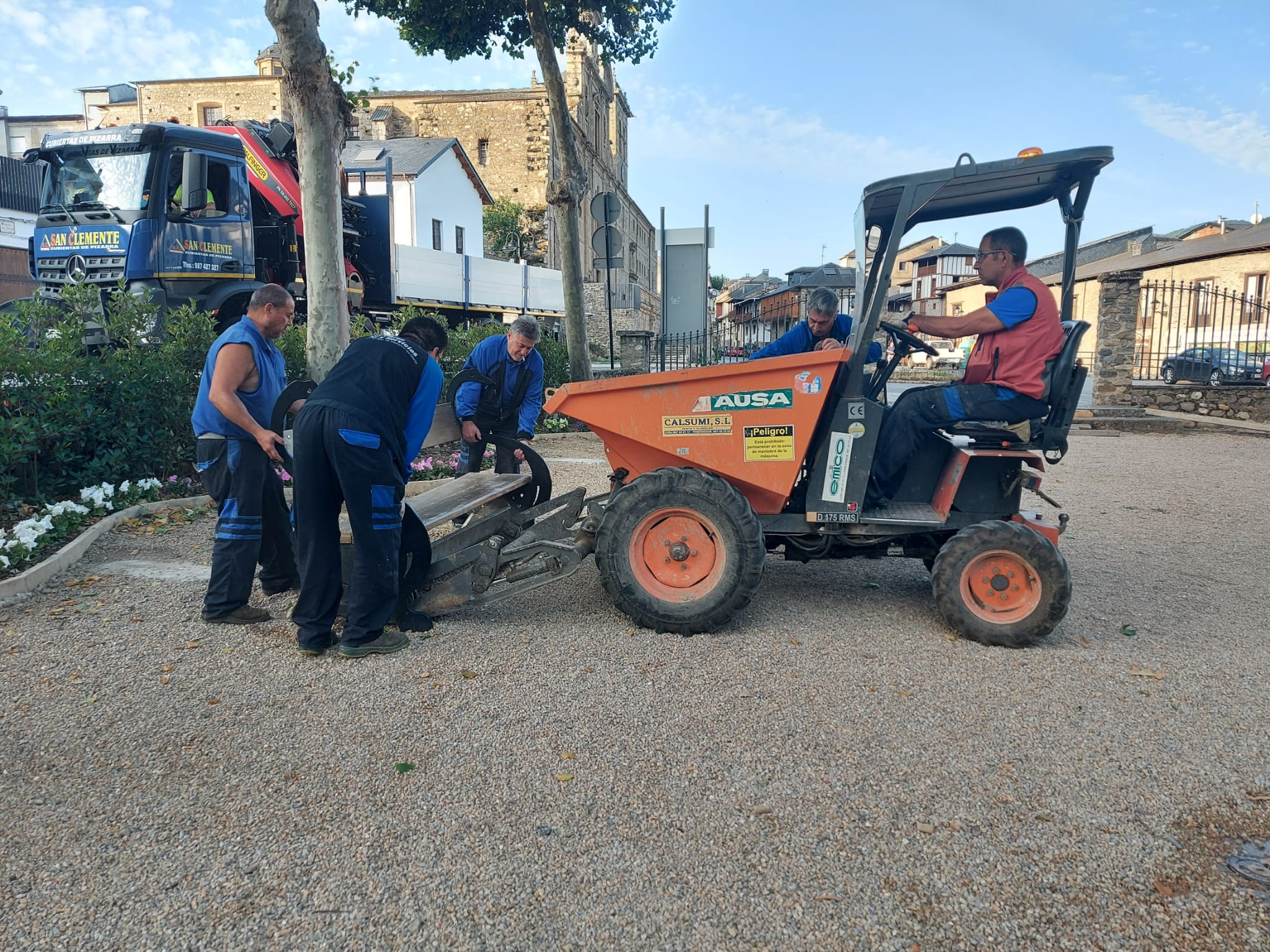 Retirada de bancos en Villafranca del Bierzo.
