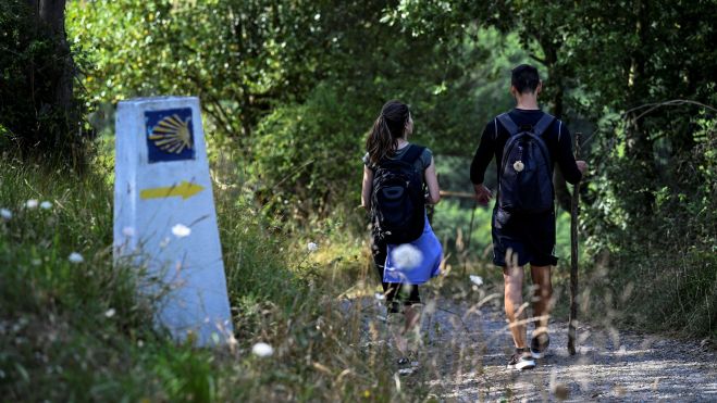 ecorrer el Camino Primitivo es adentrarse en un relato milenario. OVIEDO TURISMO ecorrer el Camino Primitivo es adentrarse en un relato milenario. OVIEDO TURISMO