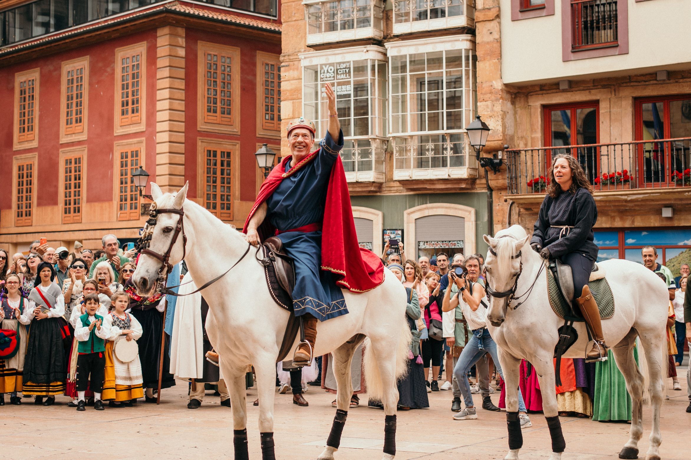 El momento más esperado es la recreación del viaje del monarca. | OVIEDO TURISMO