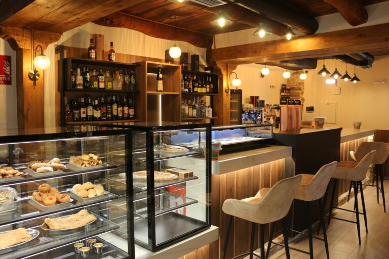 Interior del bar de Renacimiento Rural Leonés. | L.N.C.