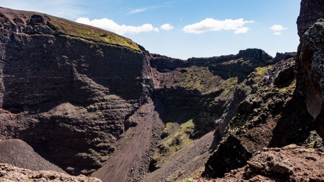 05 Vista del cono del volcán