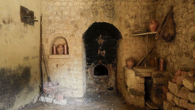 El museo tiene uno de los pocos hornos árabes que siguen en funcionamiento. FERNANDO OTERO El museo tiene uno de los pocos hornos árabes que siguen en funcionamiento. FERNANDO OTERO