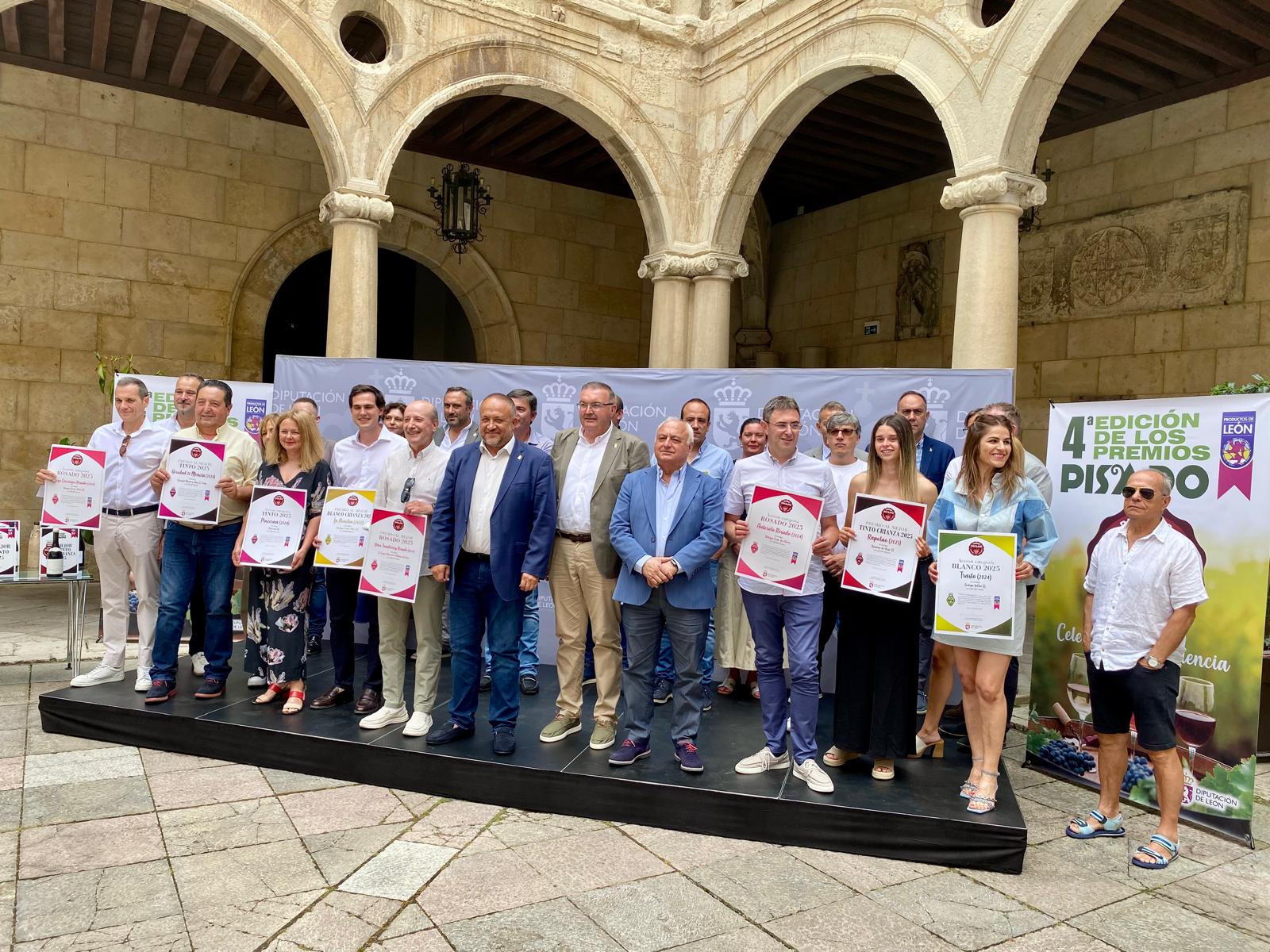 El acto de entrega de los premios tuvo lugar en el Palacio de los Guzmanes. |L.N.C.