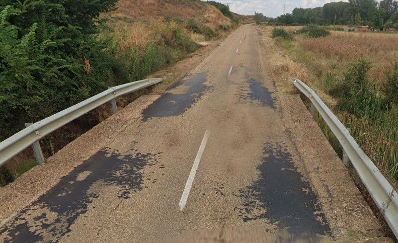 Estado de una parte de la carretera sobre la que se actuará el próximo año. | L.N.C.
