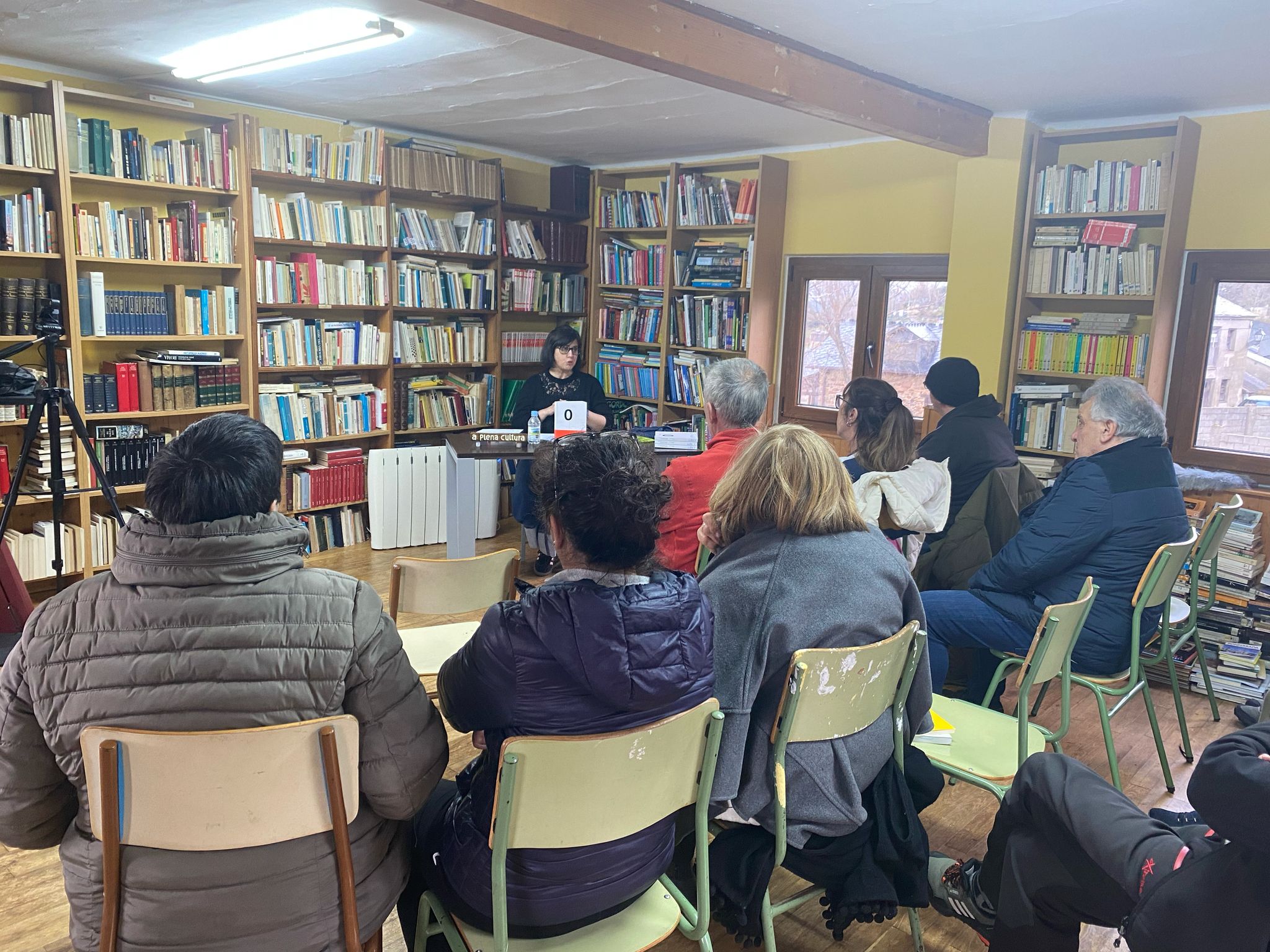 Club de lectura en la biblioteca.