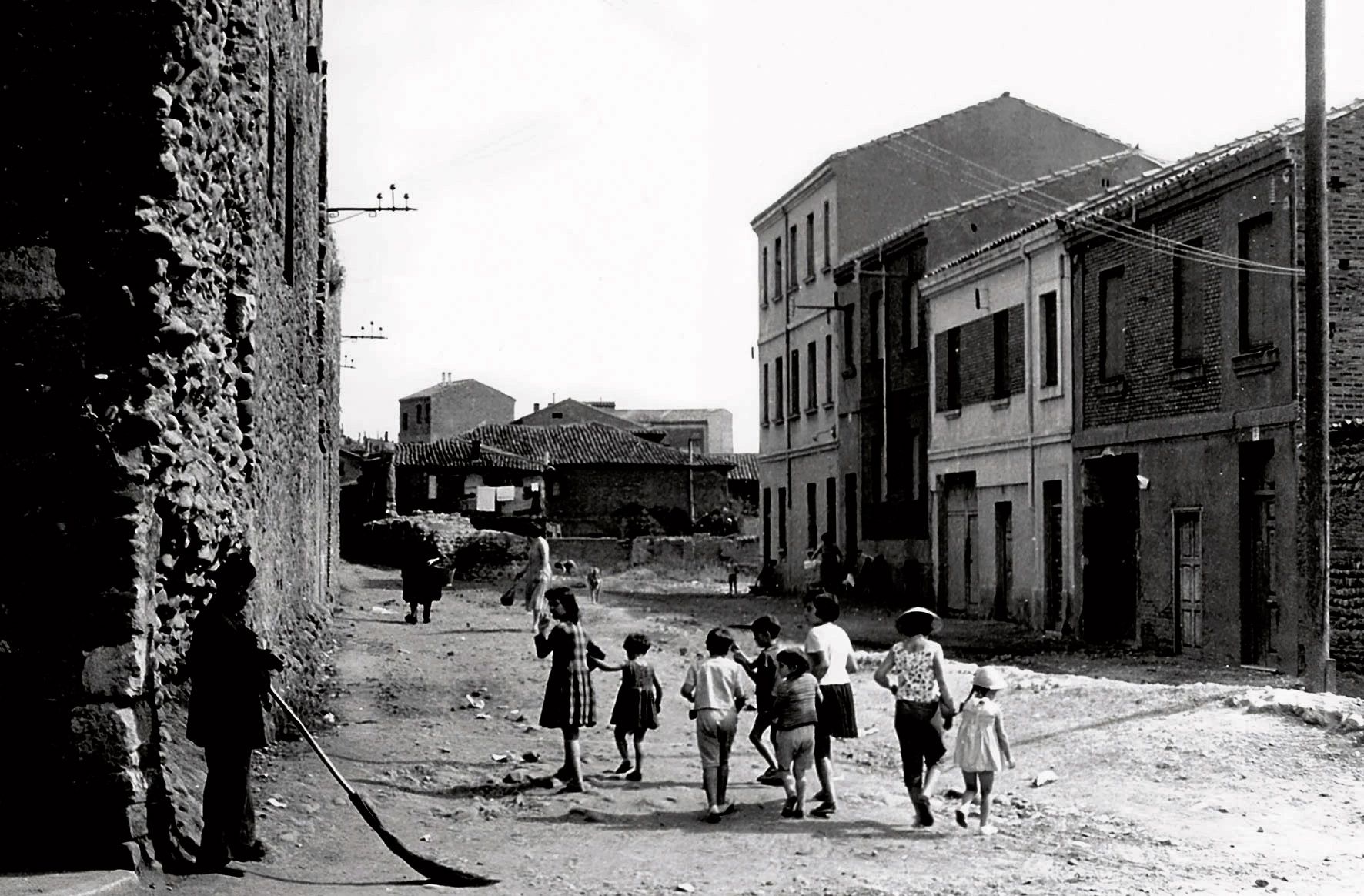 La exposición está compuesta por 70 fotografías de diferentes épocas.  
