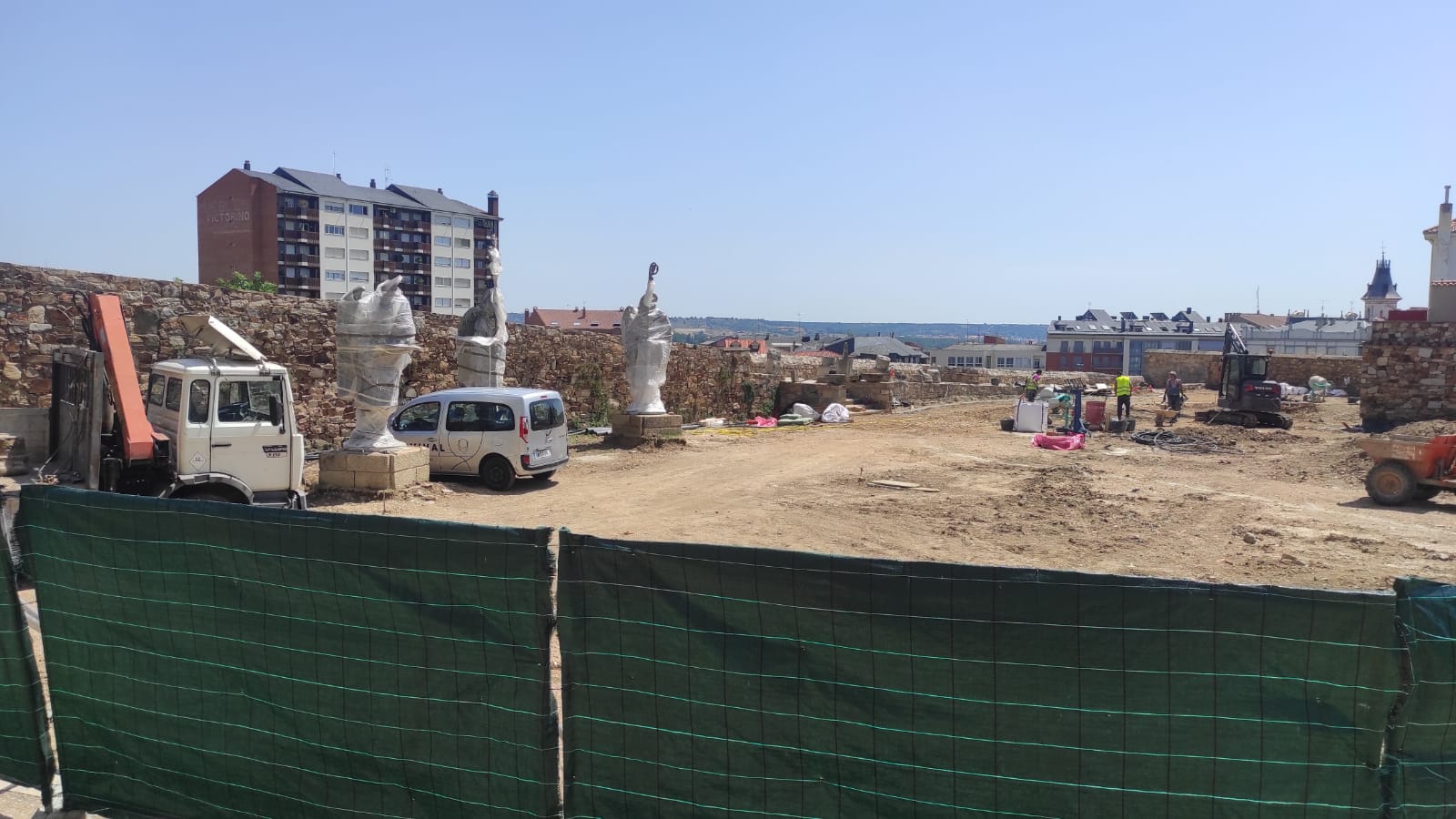 Obras en los jardines del Palacio de Gaudí de Astorga. | L.N.C.