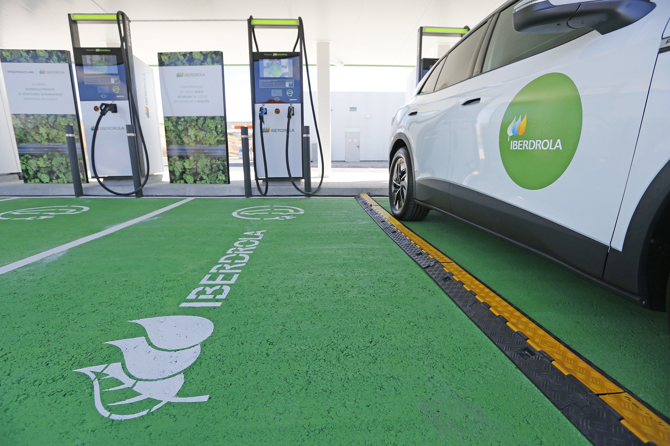 Ha continuado con la puesta en marcha de 10 puntos de recarga cada día laborable durante el año pasado.  | IBERDROLA