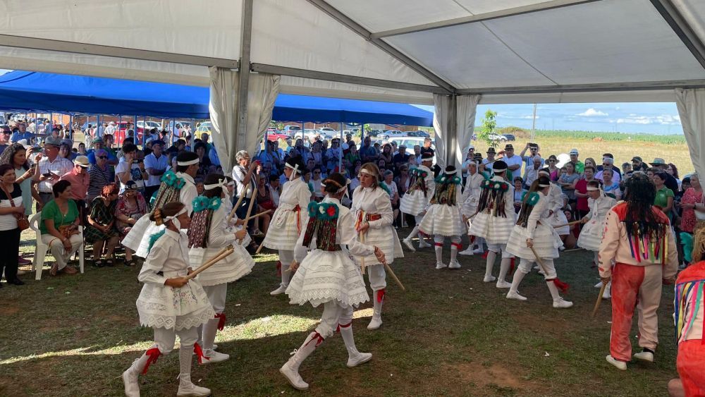 Los danzantes de Pobladura durante la I Fiesta de Convivencia celebrada el año pasado. | L.N.C.