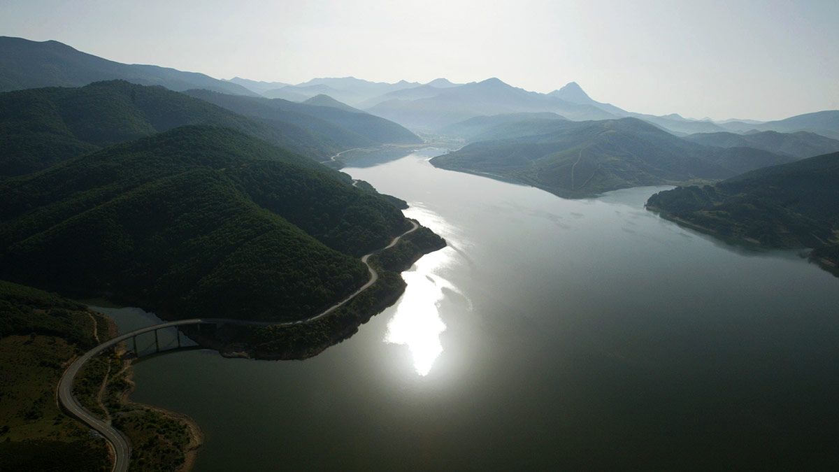 Vista aérea de una parte del embalse de Riaño, por donde discurrirá la ruta en barco de una hora. | ICAL