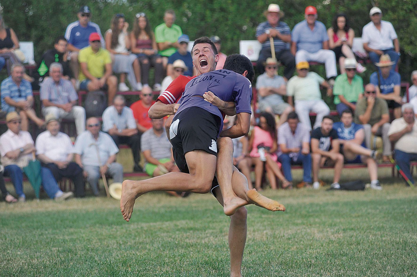La apuesta por el espectáculo y los luchadores que lo cultivan es uno de los caminos más seguros para fidelizar aficionados; en la foto, Filín. | DANIEL MARTÍN