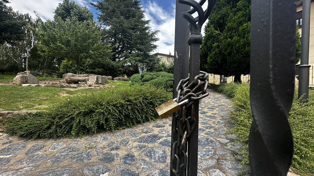 El Ayuntamiento de León cierra los parques de la ciudad por previsión tormentas. | AYTO. LEÓN