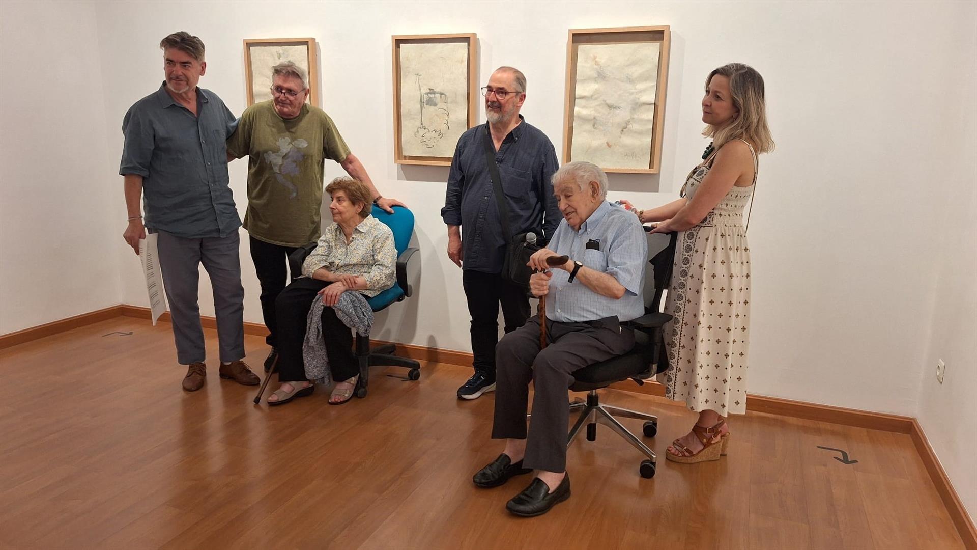 Imagen de la inauguración de la exposición 'Antonio Gamoneda Javier Fernández de Molina, territorio de diálogo' en el Centro Leonés de Arte-. | L.N.C.