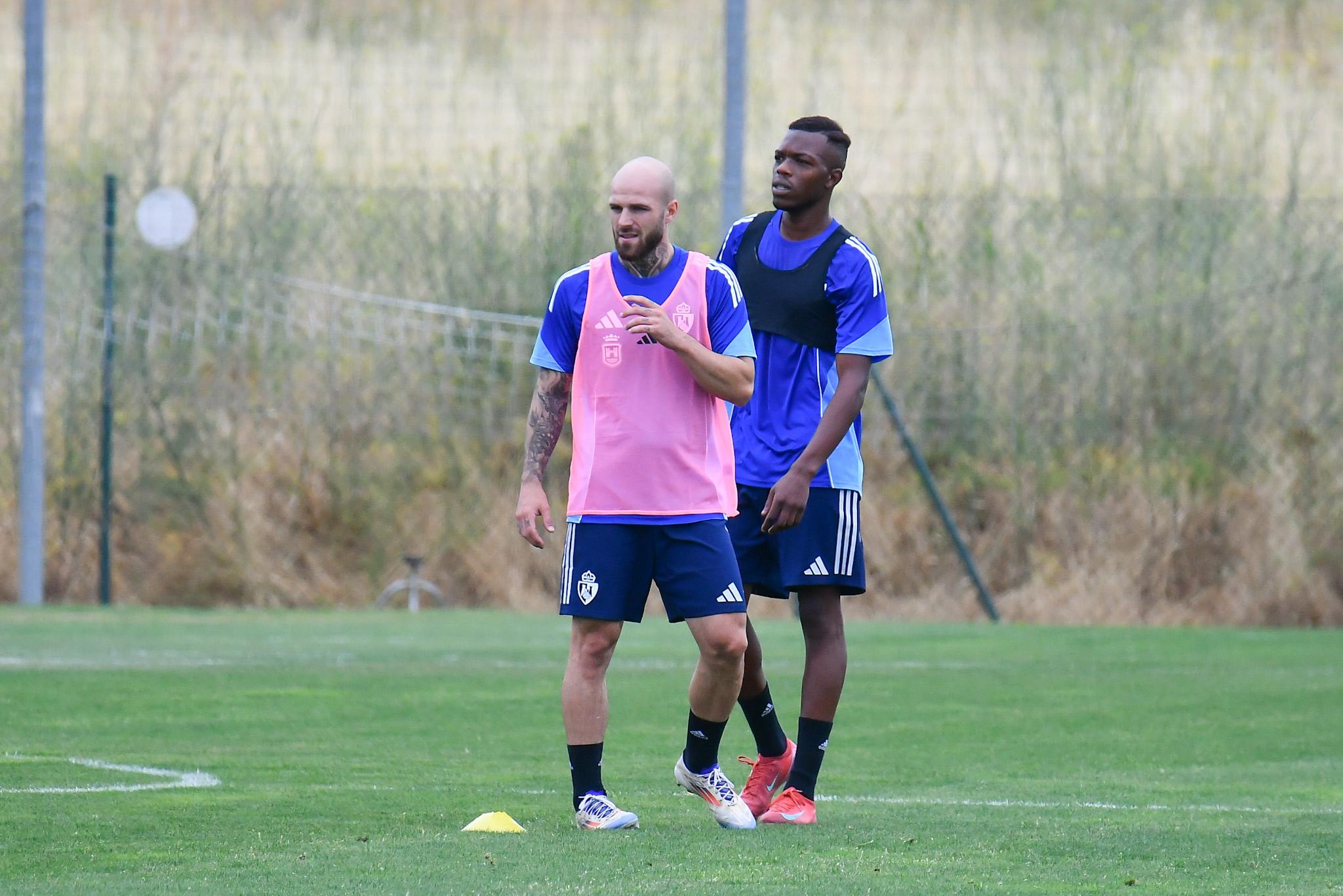 Sergio Benito y Abdoulaye Keita se estrenaron en el Anexo Jesús Tartilán. QUINITO EBD