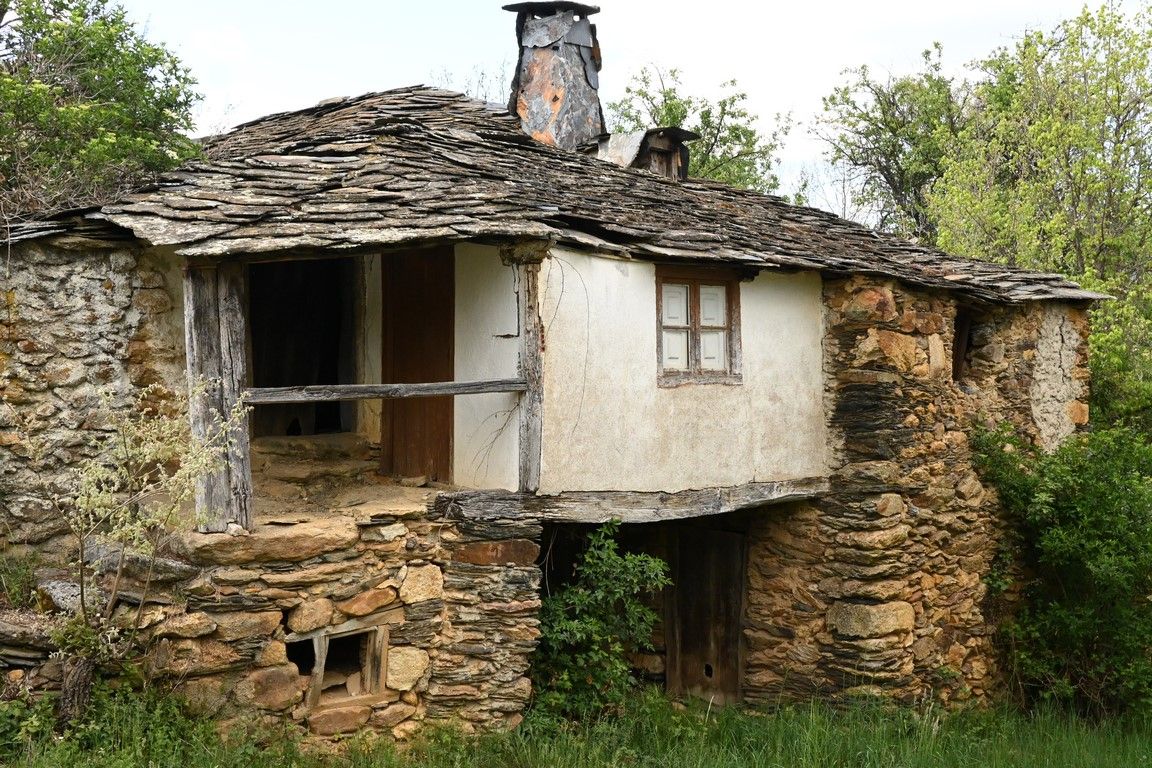 Diversas soluciones se combinan para dotar de confortabilidad a estas antiguas construcciones. | OLGA ORALLO